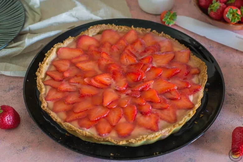 Crostata di fragole con crema